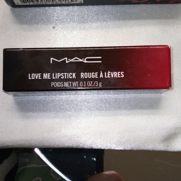 Two Best quality sexy MAC Lipsticks 💄💋NWT - Picture 3 of 6